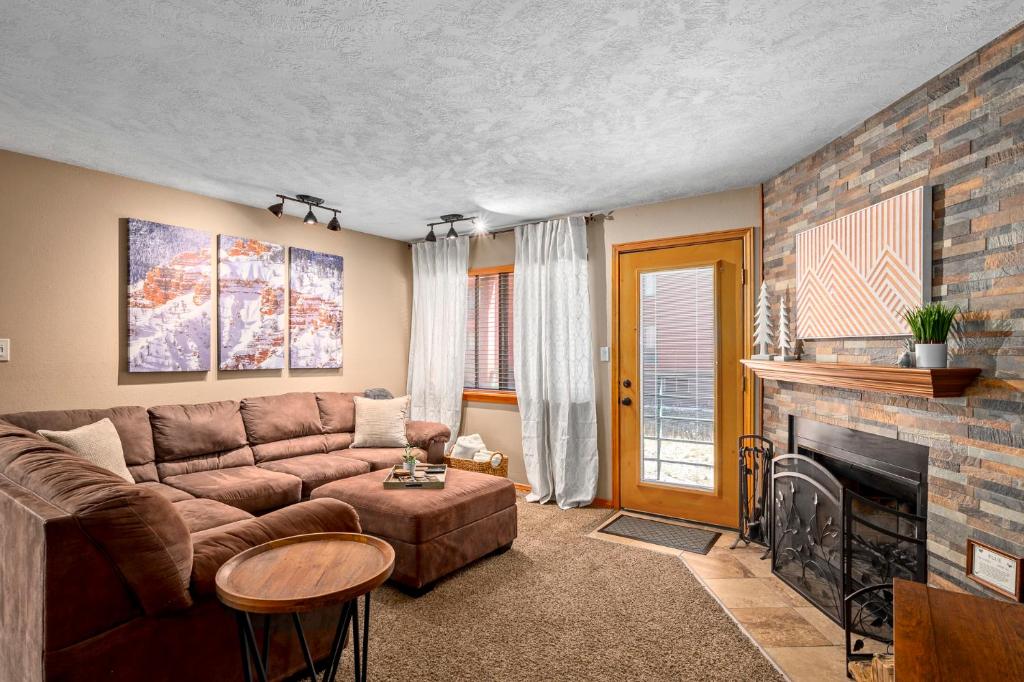 Giant Steps 14 Ski in out, Brian Head