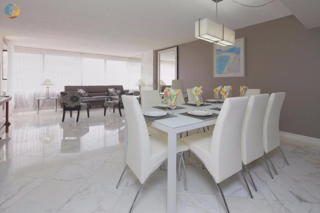 Alexander 1119, Miami Beach