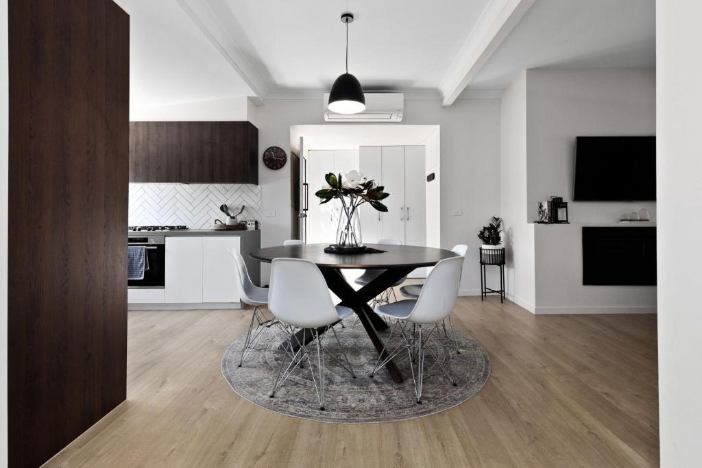 Fox on Church, Hepburn Springs