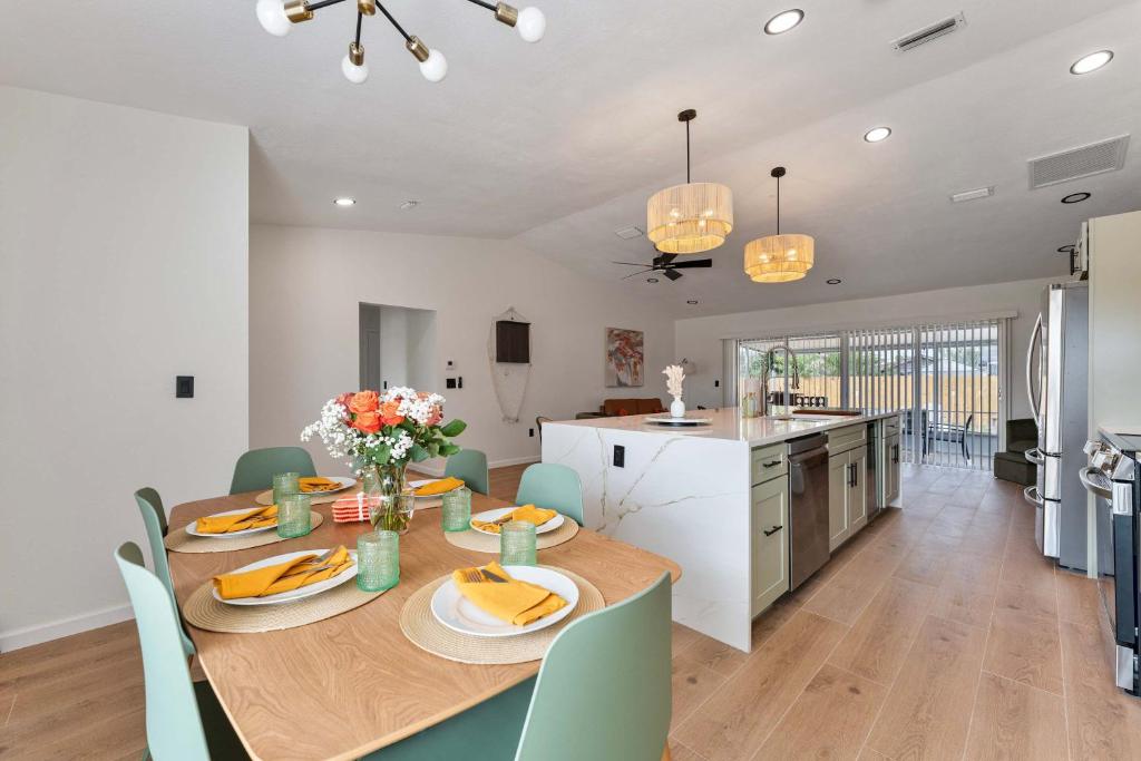 Fire pit - Arcade Games - Fully Renovated - Family, Bradenton