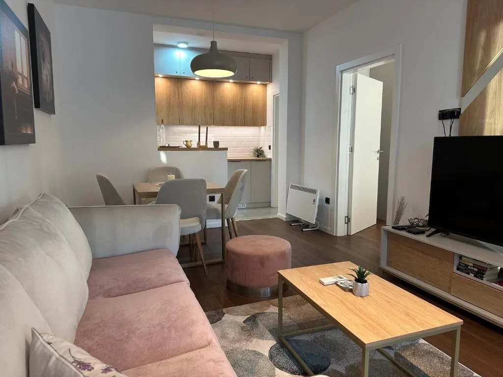 Apartman Kosmajska Vila，位于Rogača的酒店