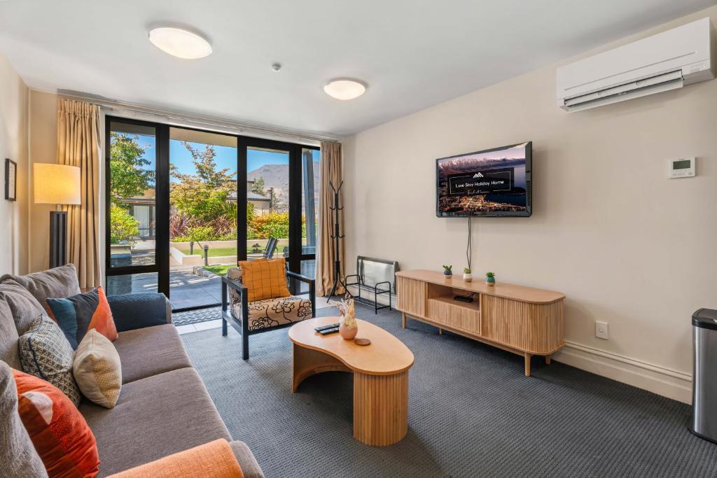 THE BEACON - 2 BEDROOM TOWN CENTER APARTMENT 614, Queenstown