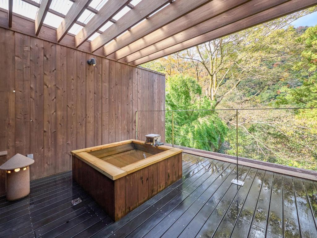 Hot spring bath