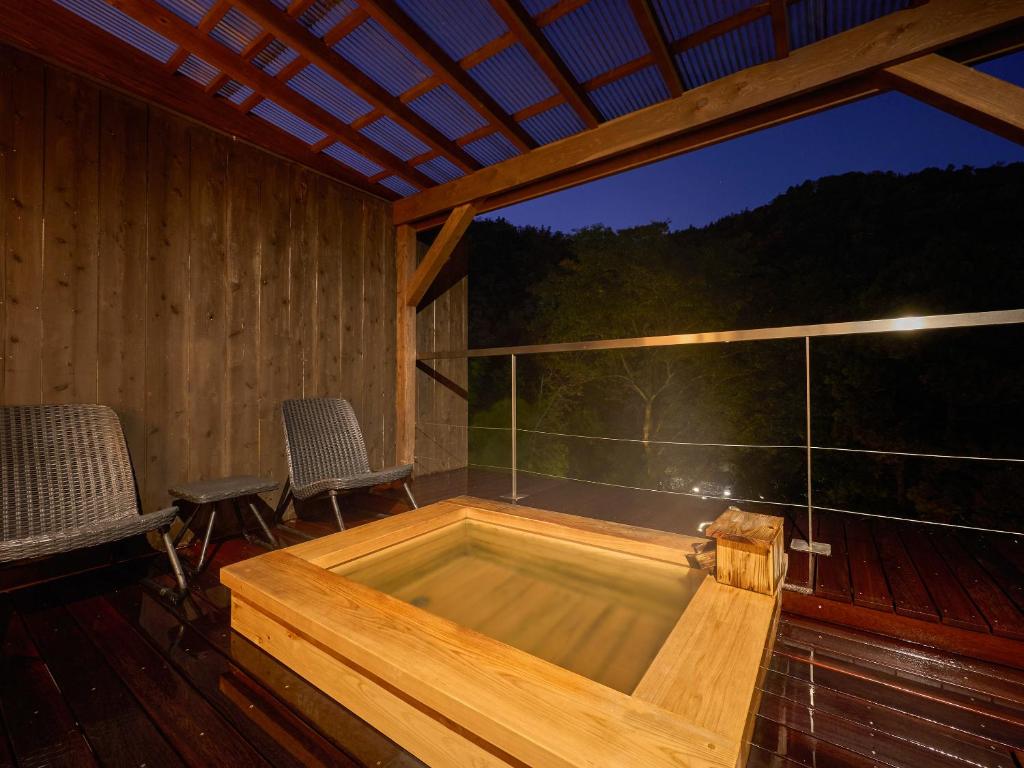 Hot spring bath