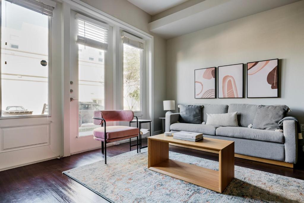 Blueground Domain pool wd nr stadium ATX-298, Austin