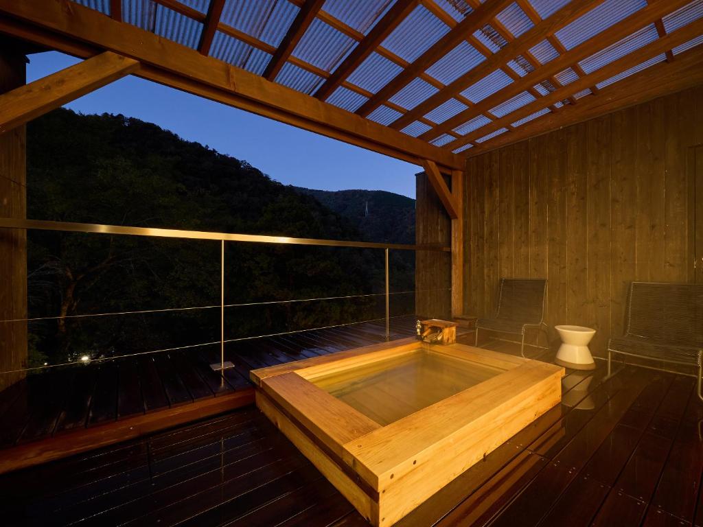 Hot spring bath