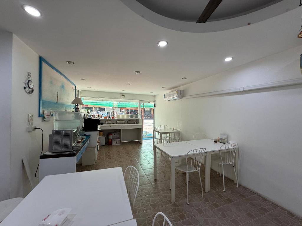 Facilities, Bed By Boat Hotel & Apartment in Nonthaburi