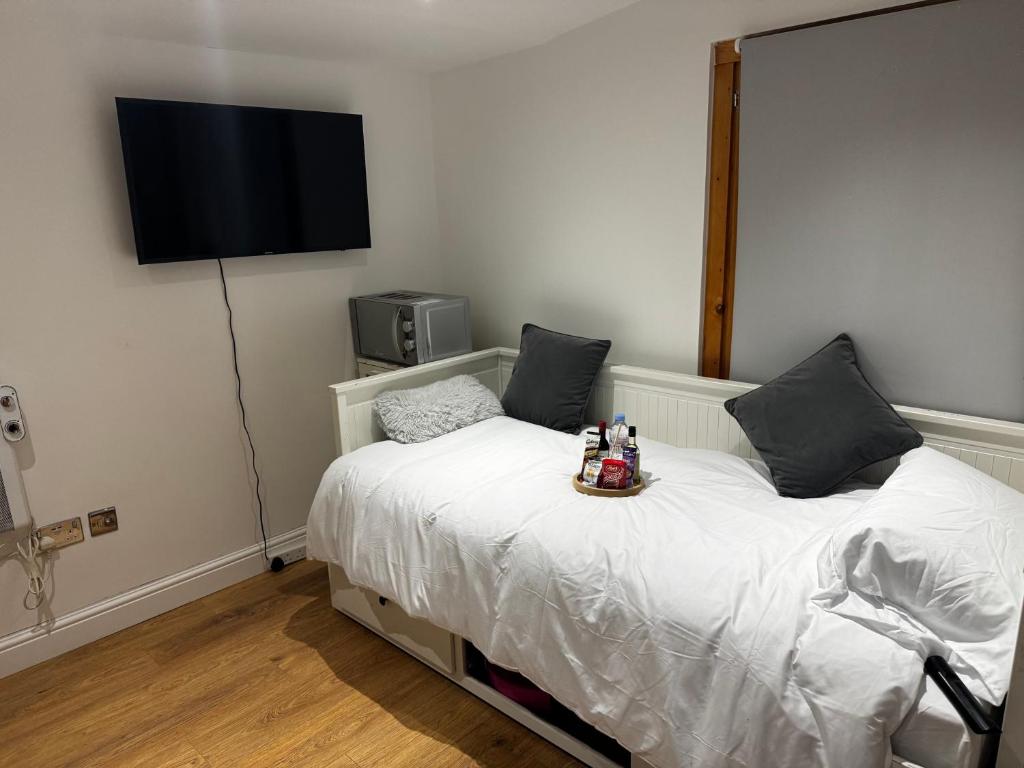 The Grove self-contained Garden Suite, Bexleyheath