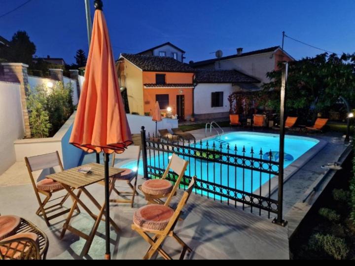 Luanas rooms with istrian touch, Buzet