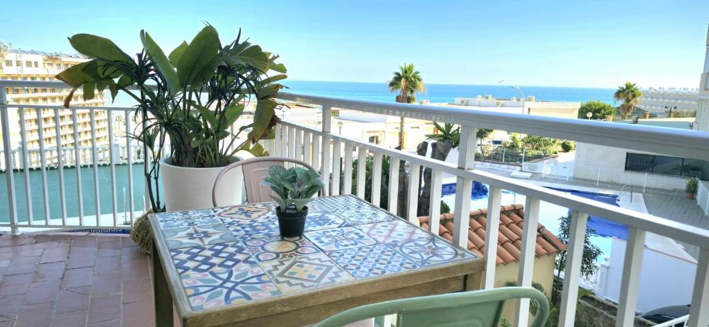 Seaview Retreat Torremolinos City Center, with pool and amazing views BY NAMASTE ELITE - 4