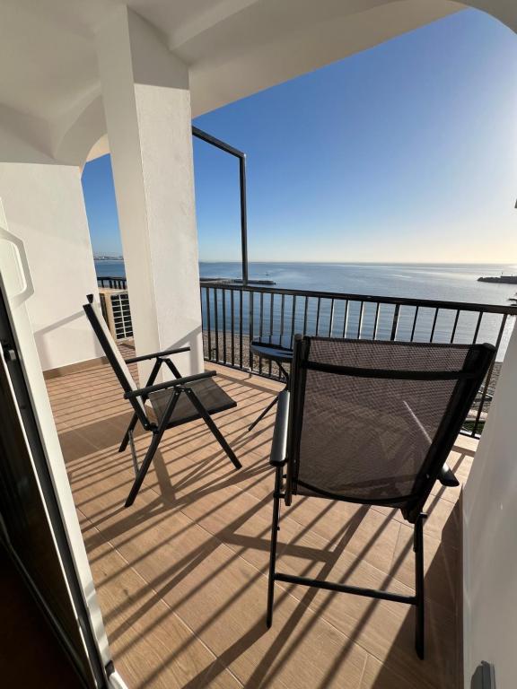 Amazing Beachfront Views - 3 Bedrooms Apartment - 3
