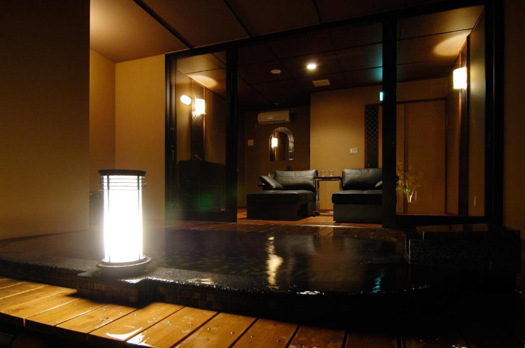 Hot spring bath