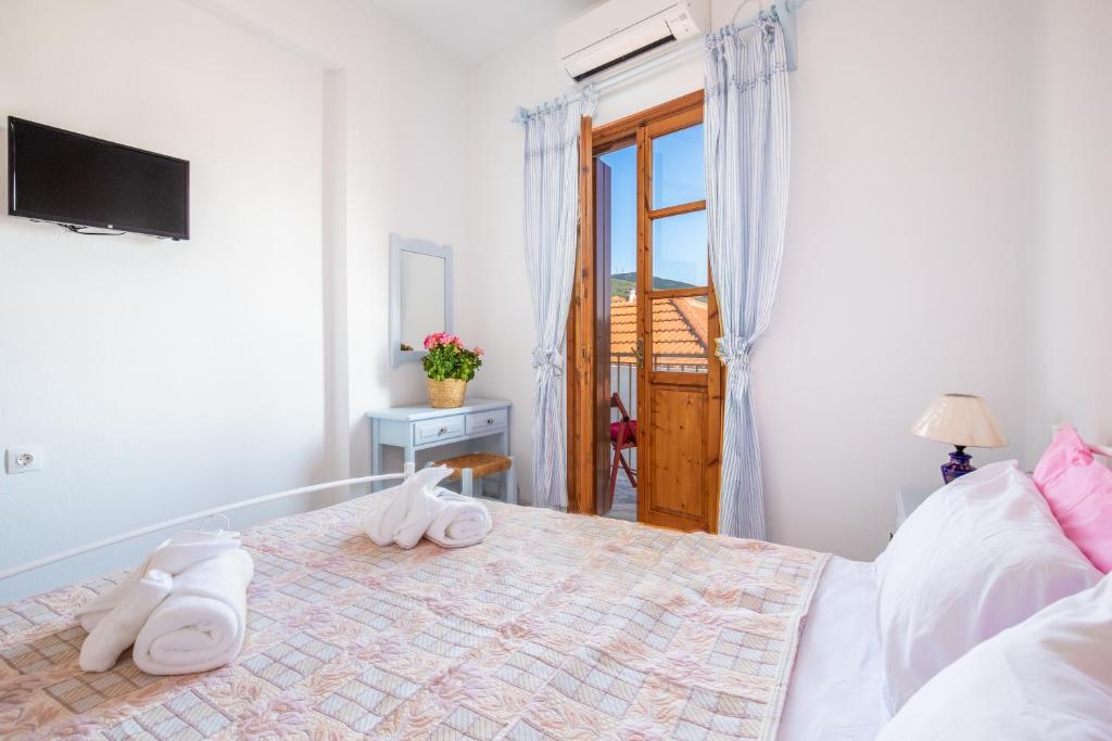 Magda's Place, Skopelos