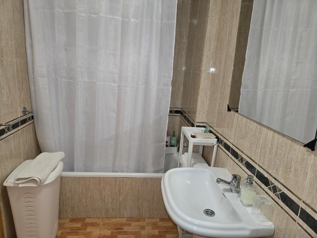 Acogedoras Habitaciónes en Madrid - 5