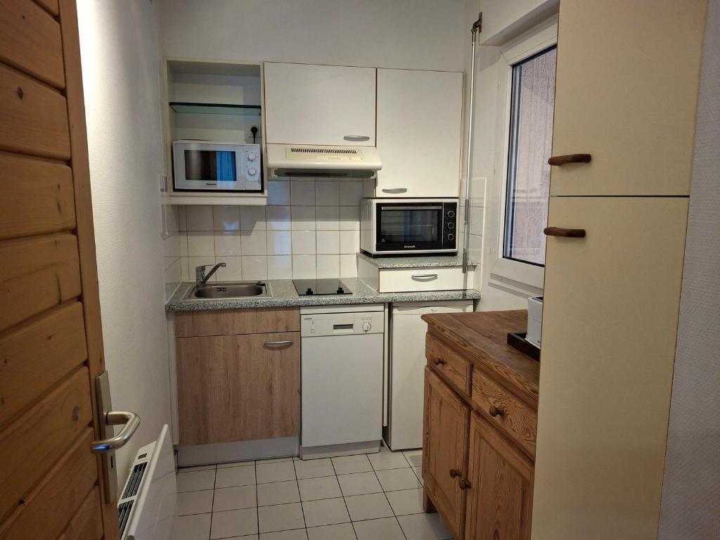 Studio central 3 pers avec WiFi et parking à Brides-les-Bains - FR-1-512-281 - 2