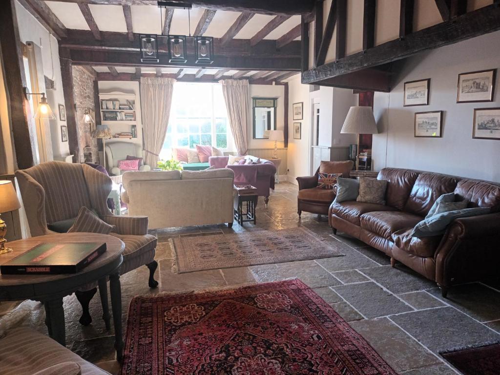 Baskerville House, Clyro