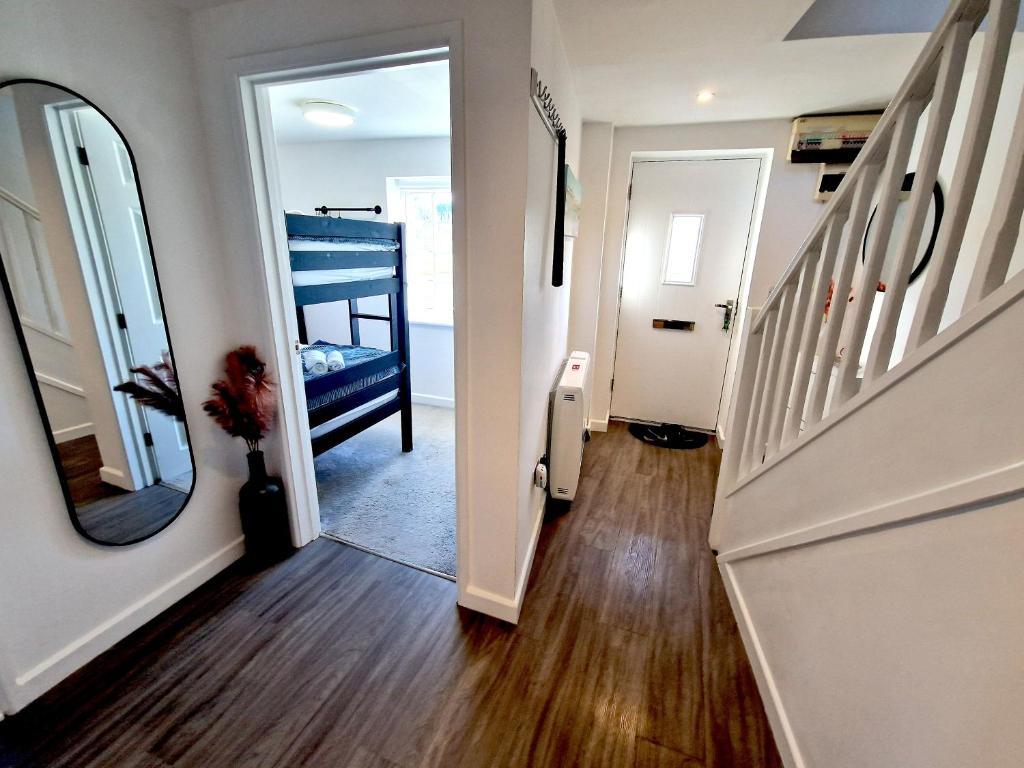 Spacious House with Balcony and Garden, Marazion photo 5