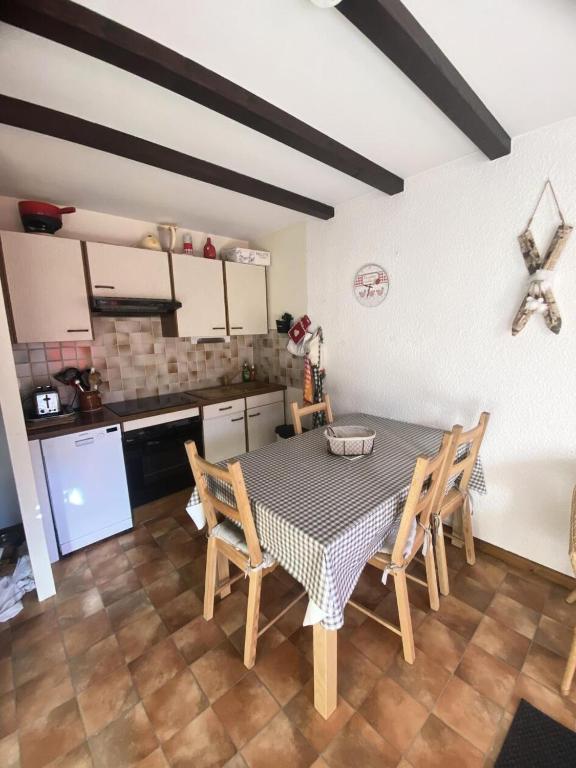 Résidence Les Gemeaux I - Appartement trois pièces au coeur du village MAE-2304 - 2