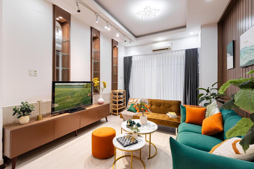 NEW | Premium 5BRs 4WC local house *centre*town