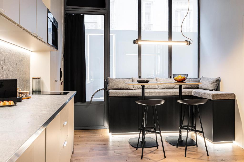 Luxury Suite 2BR Le Marais AC Courtyard - 4