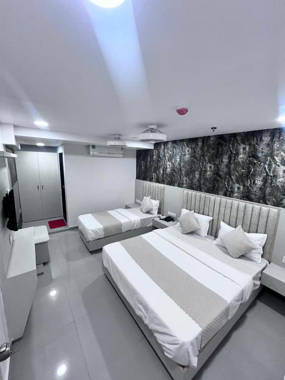 Hotel Grey Sky Room