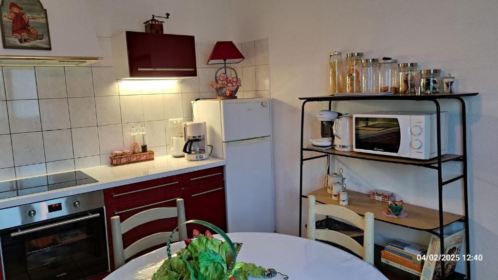 Appartement 55m, séjour, chambre, cuisine, jardin et parking privatifs - 4