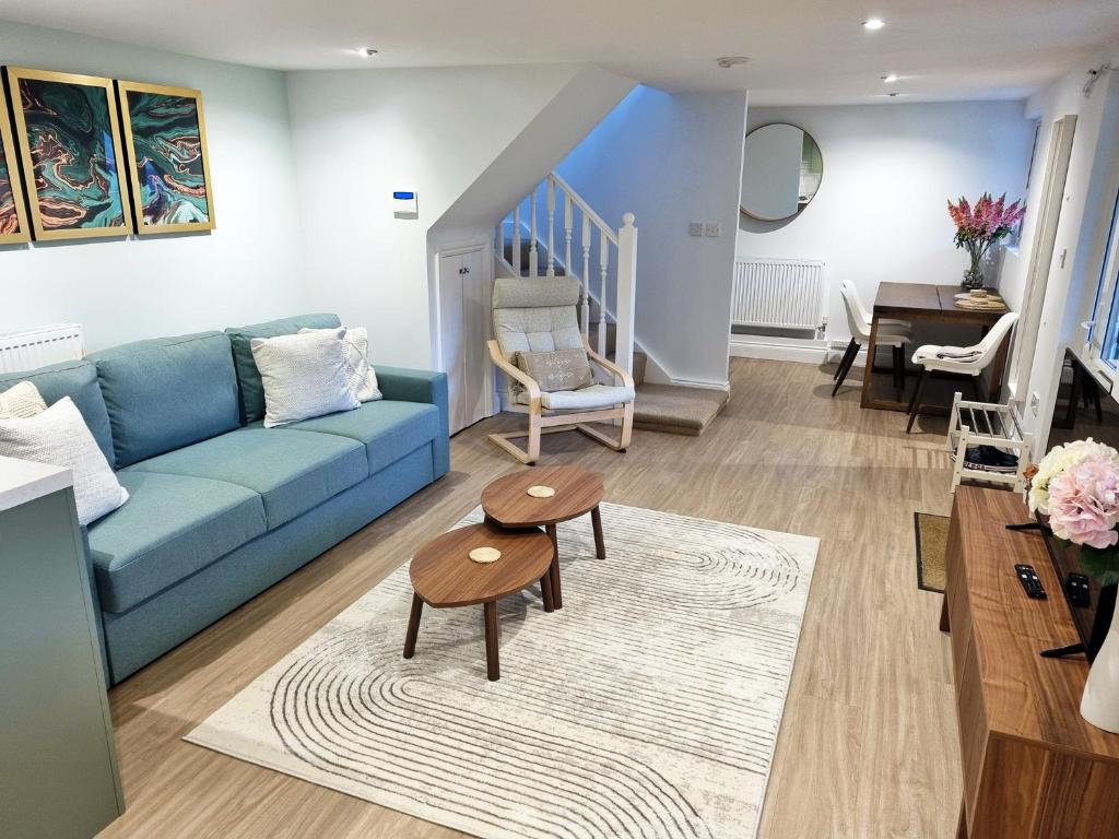 Oak Tree Cottage near Gatwick Airport, Copthorne