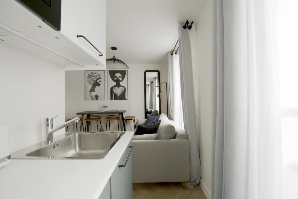 Chill-out on Private Patio in Vintage Masterpiece - 5
