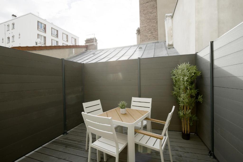 Chill-out on Private Patio in Vintage Masterpiece - 2