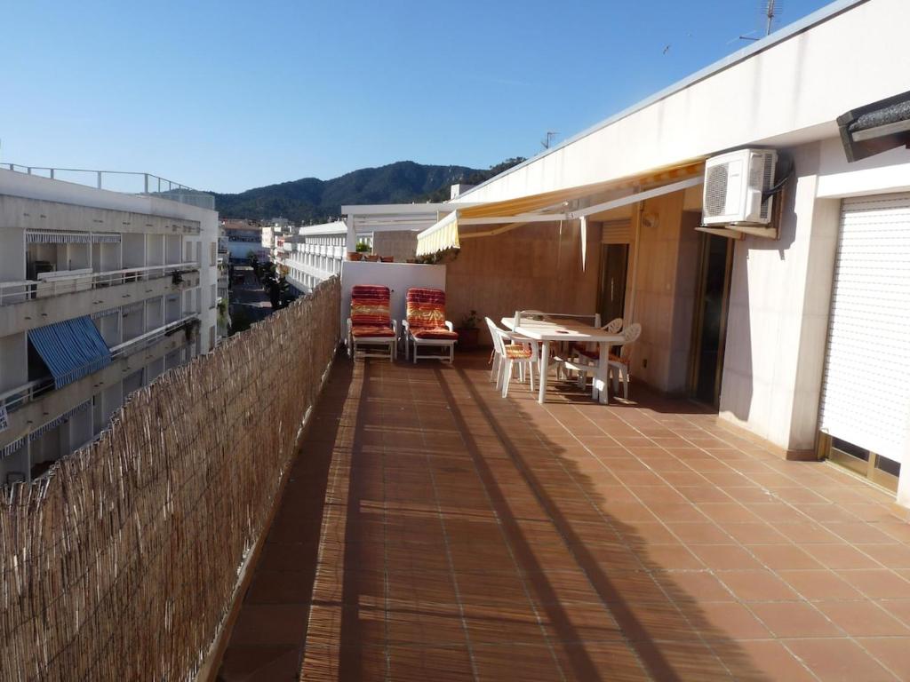 APARTAMENTO ÁTICO CON TERRAZA a 2 MINUTOS DE LA PLAYA - 3