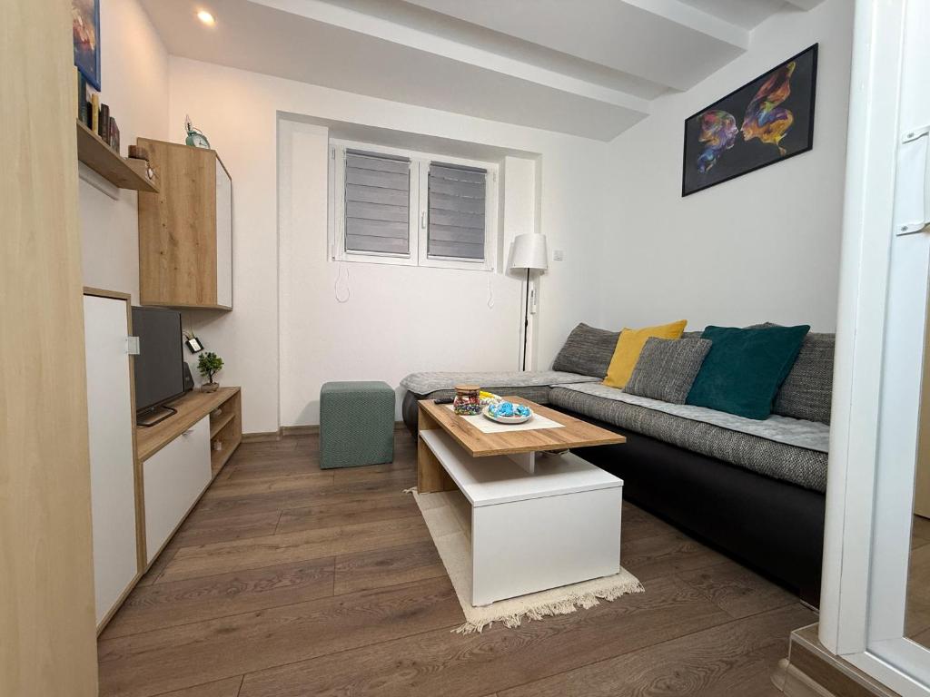 Wood Studio - 2