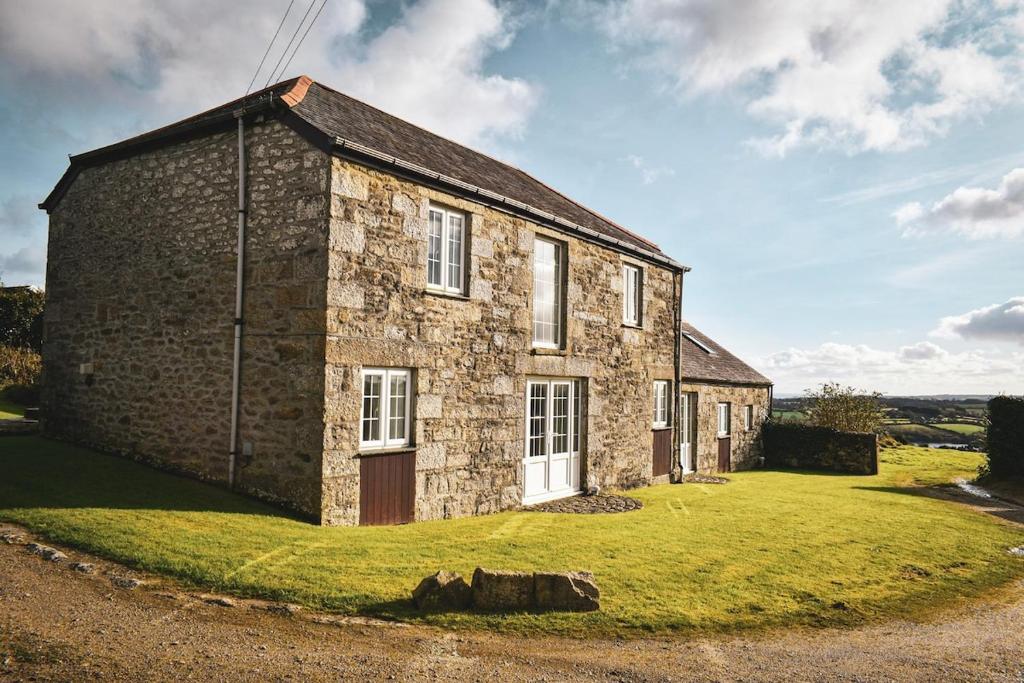 Seaview Hay Barn, Budock Water