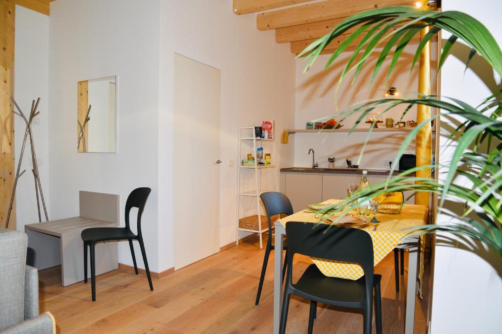 Nine Rooms Apartment - 5
