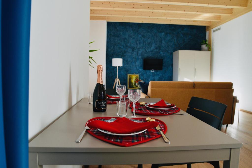 Nine Rooms Apartment - 2