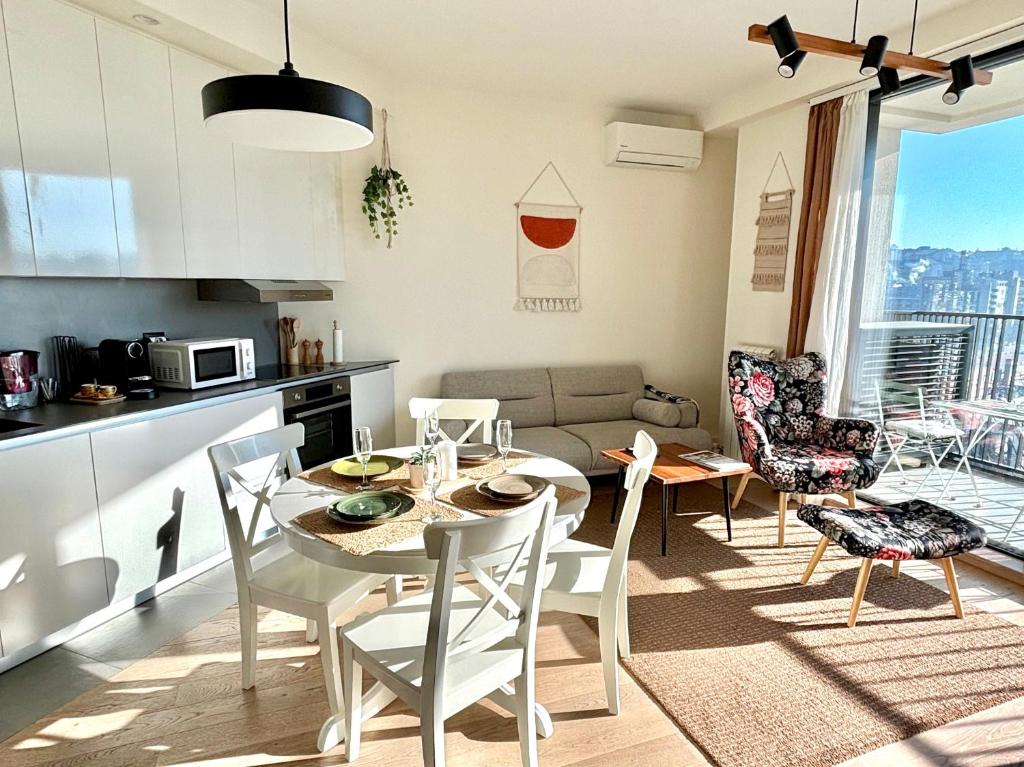 Houserz Elegance - BW Metropolitan 2BR Luxury - 1