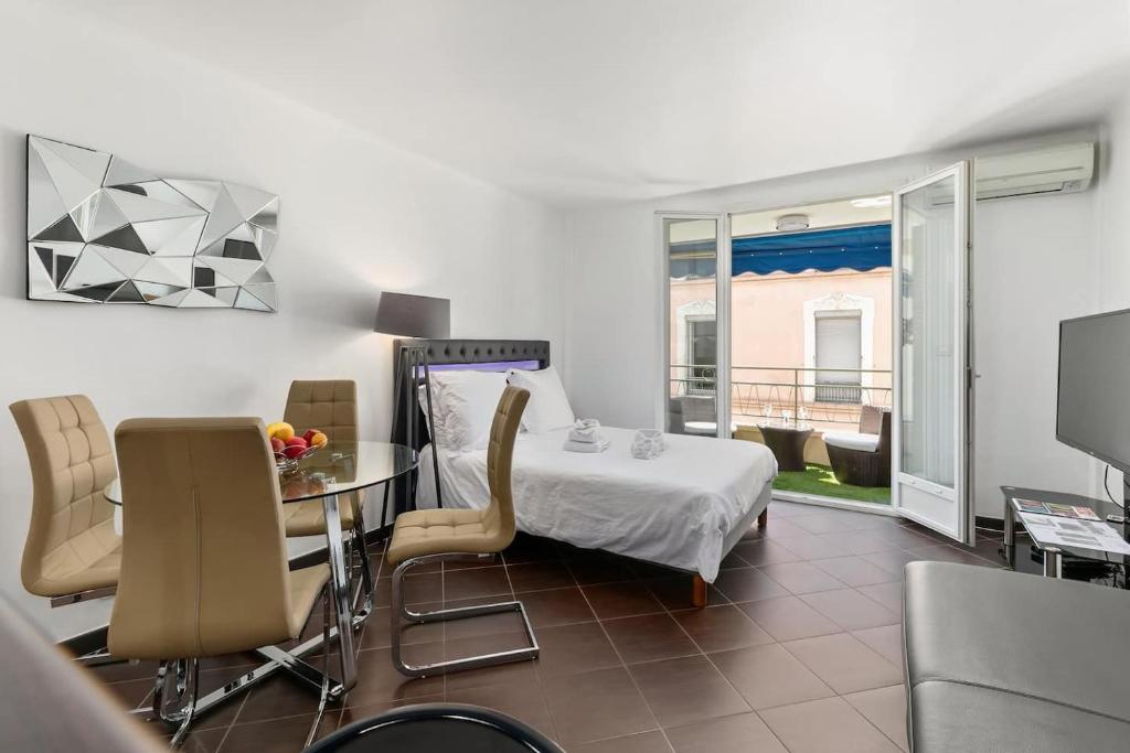 Luxury Studio YourHostHelper - 4