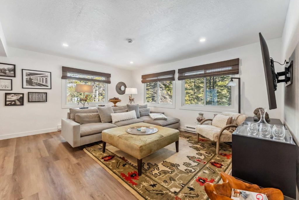 3BR Home with Scenic Views and Sauna, Breckenridge