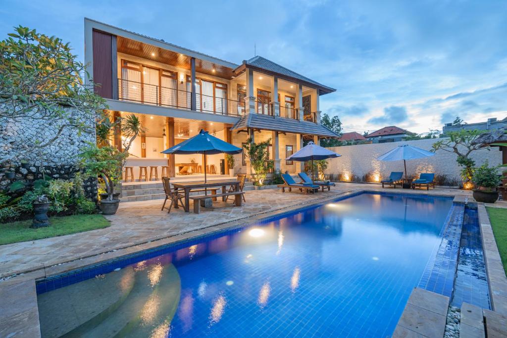 Tanah At Ulus 2025, Uluwatu