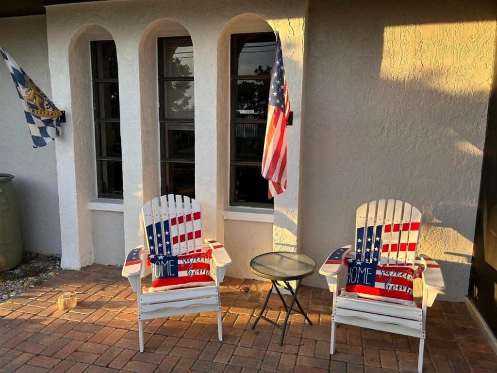 Villa Rocks, Cape Coral