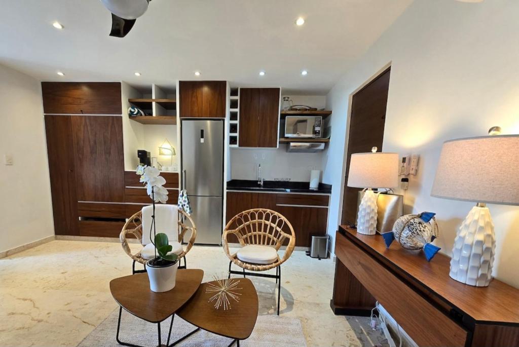 Sophia's Beach House at Emiliano 42 - 1