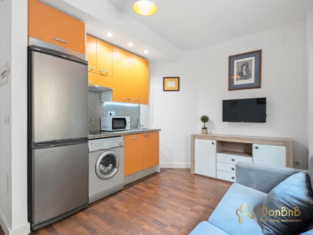 Central Málaga flat with wifi, Малага
