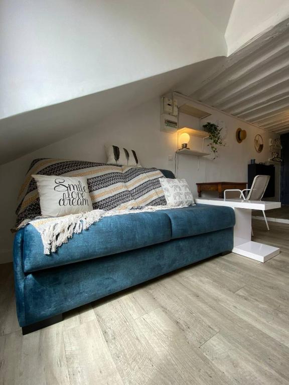 Cute studio in Versailles, Versailles