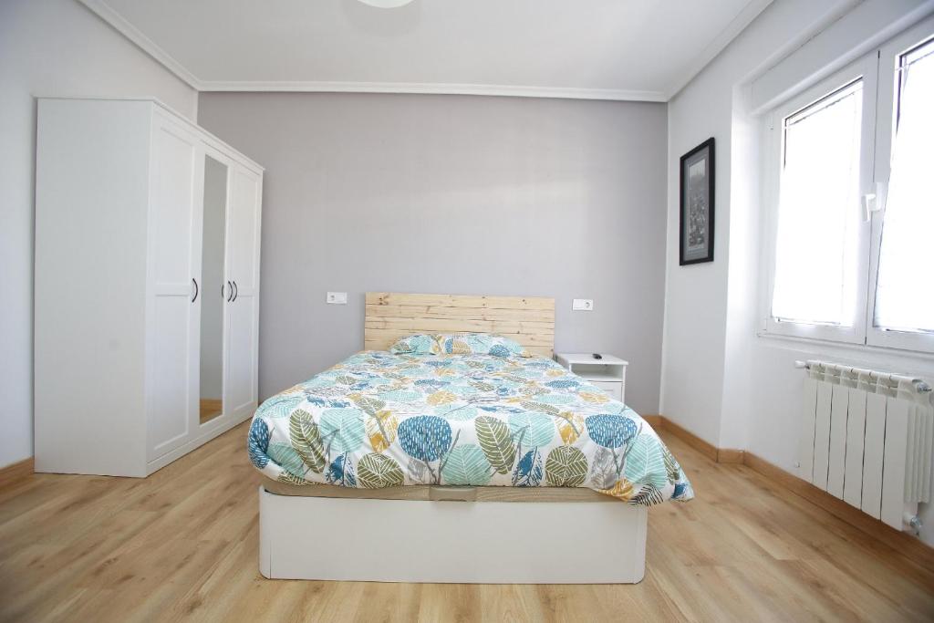 Piso de 4 habitaciones a un paso del centro de Oviedo - 1