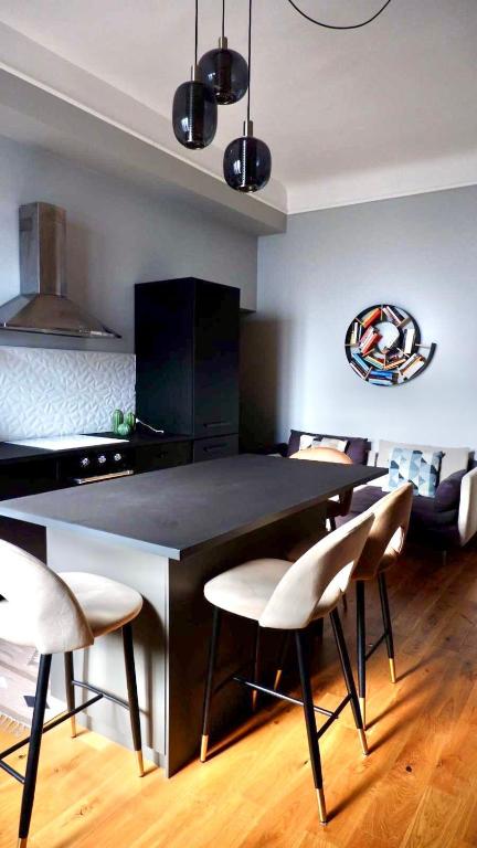 Cozy Renovated Comfort Apartment in Isola - 1