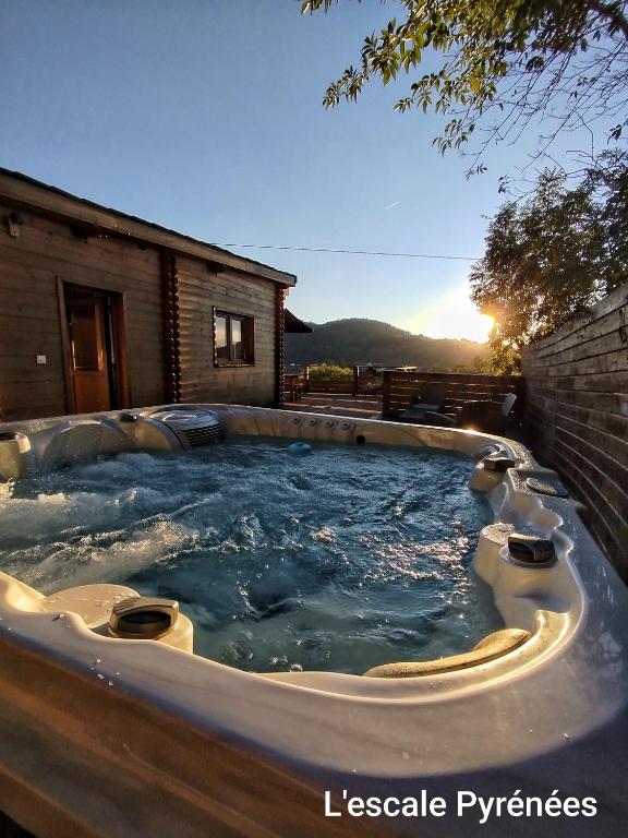 Le Chalet jacuzzi et Détente 4 Étoiles - 1