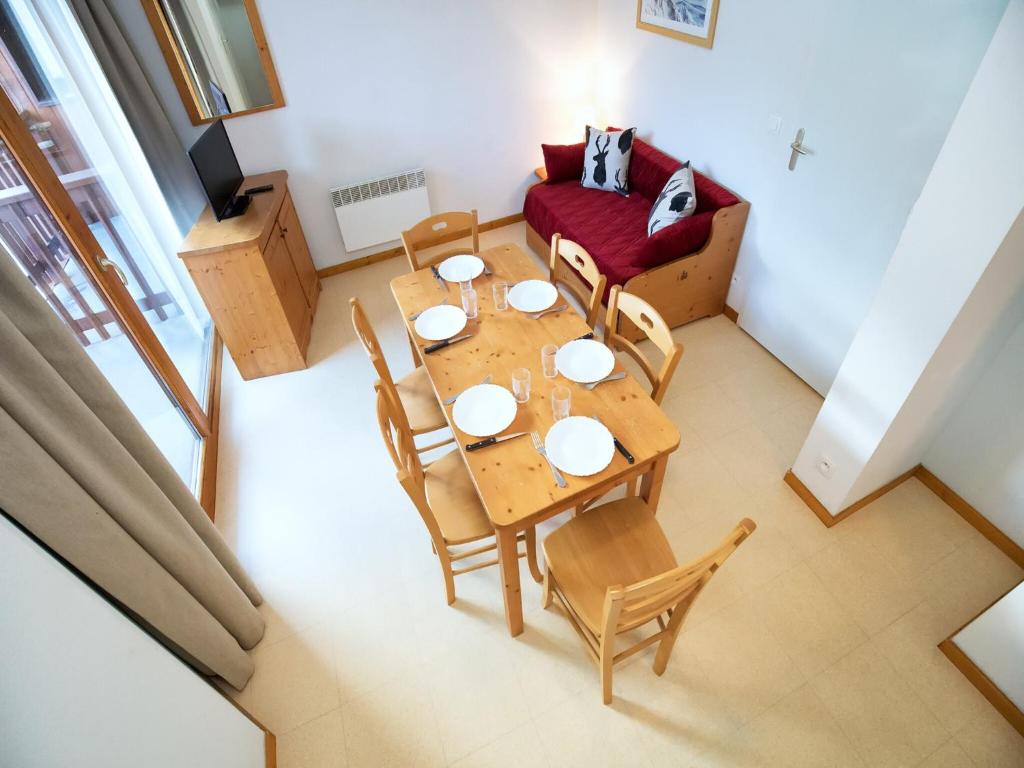 Apartment with 2 rooms, balcony - 2