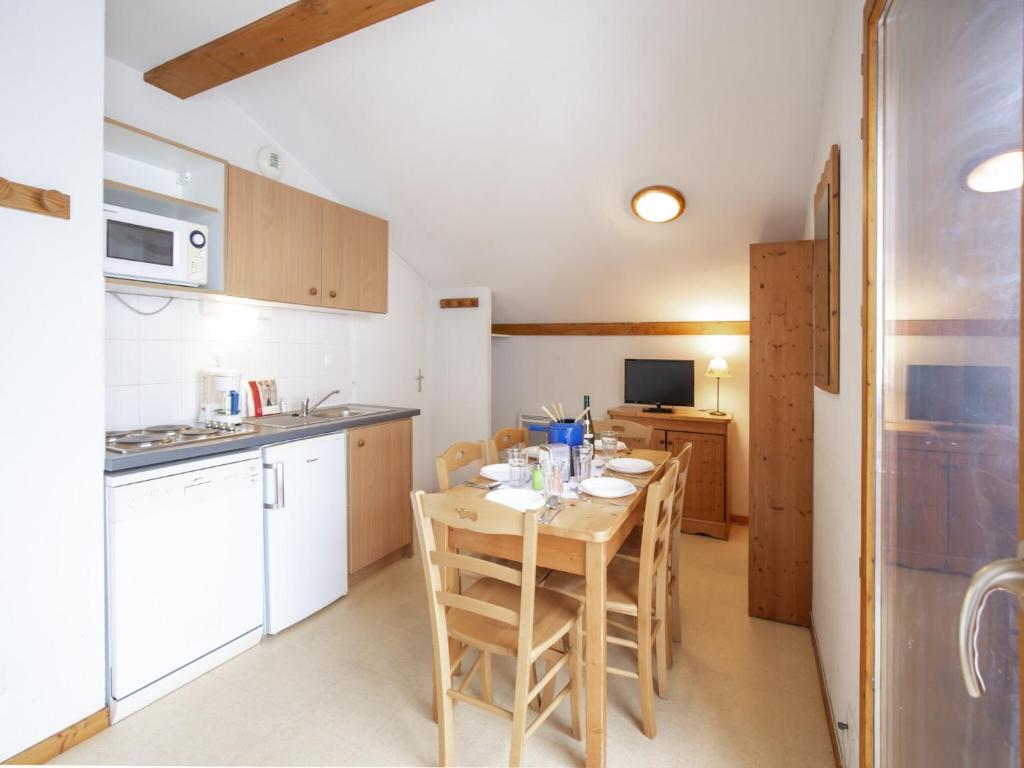 Apartment with 2 rooms and balcony - 3