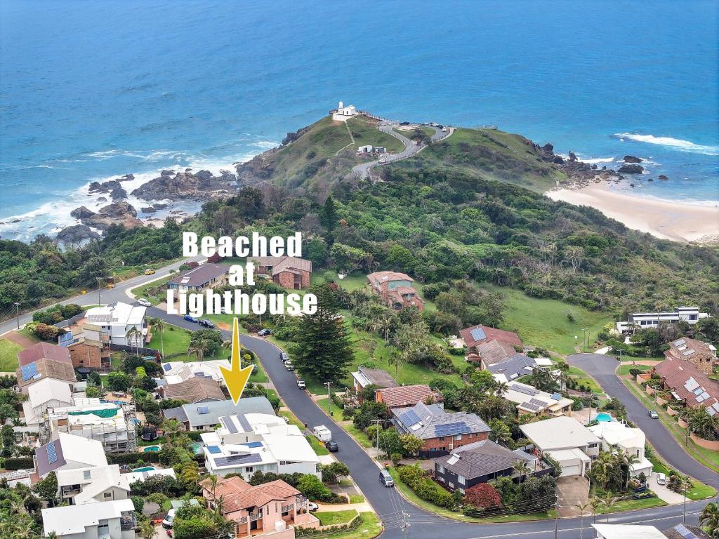 Beached at Lighthouse - stunning ocean views and pool, Port Macquarie