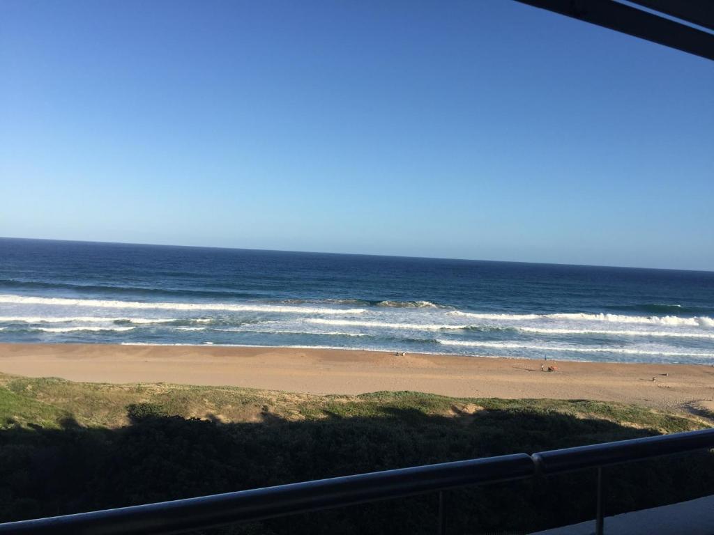 Beachfront Apartments @ Amanzimtoti photo