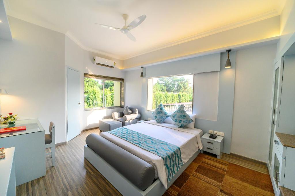 Hotel Sinclairs Siliguri Pool